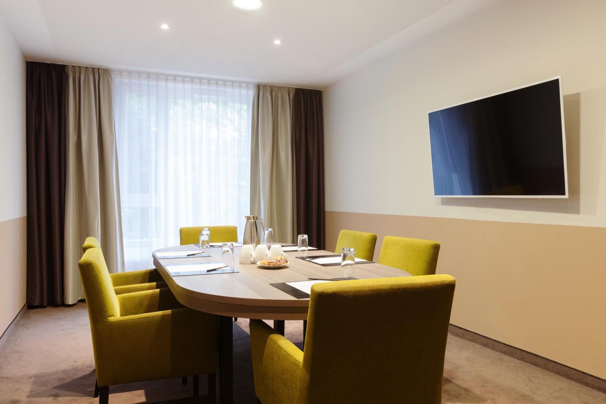 Steigenberger Parkhotel Отель