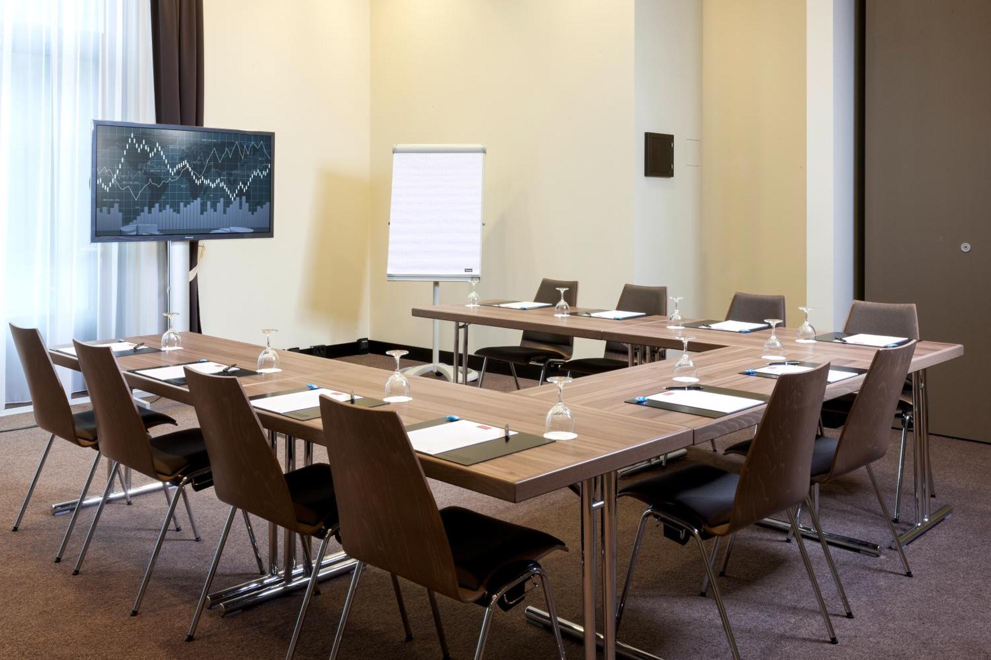 Отель Steigenberger Parkhotel Брауншвейг